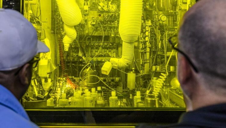 ABD Laboratuvarı, Dünyada Doğal Olarak Bulunmayan, Gram Başına Milyonlarca Değerinde Bir Nükleer İzotop olan Kaliforniyum-252 Yapmanın Daha Hızlı Bir Yolunu Buldu