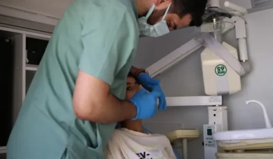 Diyarbakır’da diş hekimleri çocuklar için sahada