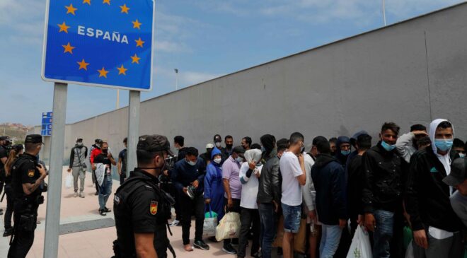 İspanya'ya geçen düzensiz göçmenlerden yaklaşık 69 bin 500'ü Fas'a geri döndü, ölü sayısı 67'ye yükseldi