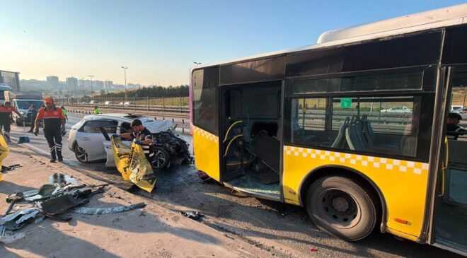 Küçükçekmece D-100’de otomobil, İETT otobüsüne çarptı: 3 ölü