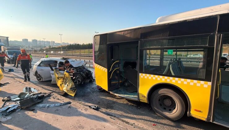 Küçükçekmece D-100’de otomobil, İETT otobüsüne çarptı: 3 ölü