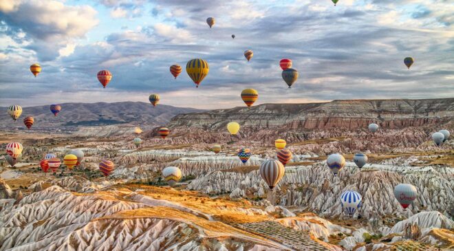 Turizm geliri yılın ikinci çeyreğinde 15,9 milyar dolar oldu
