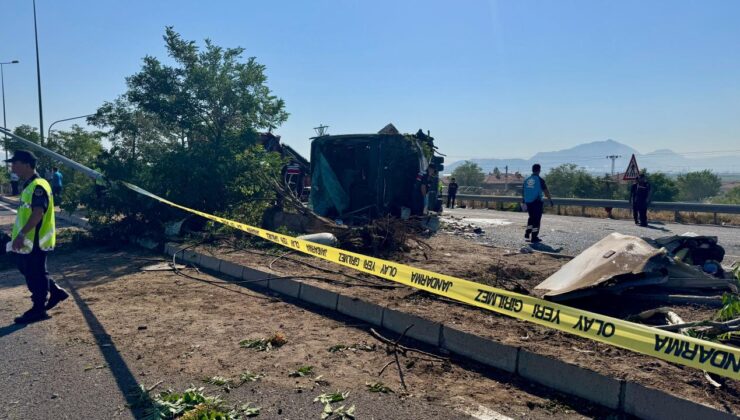 Kayseri’de devrilen yolcu otobüsündeki 20 kişi yaralandı