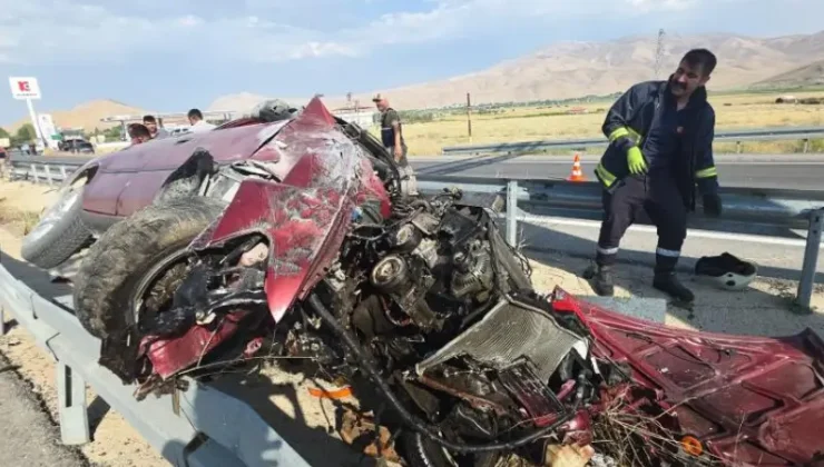 Van-Hakkari yolunda feci kaza: 1 ölü, 3 yaralı