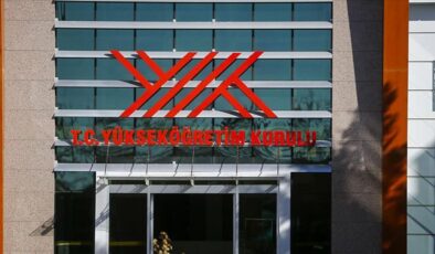 YÖK'ten vakıf üniversitelerine uyarı: Öğrenim ücreti artışı yüzde 25'i geçemeyecek