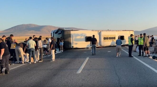Kütahya’da yolcu otobüsü devrildi: 31 yaralı