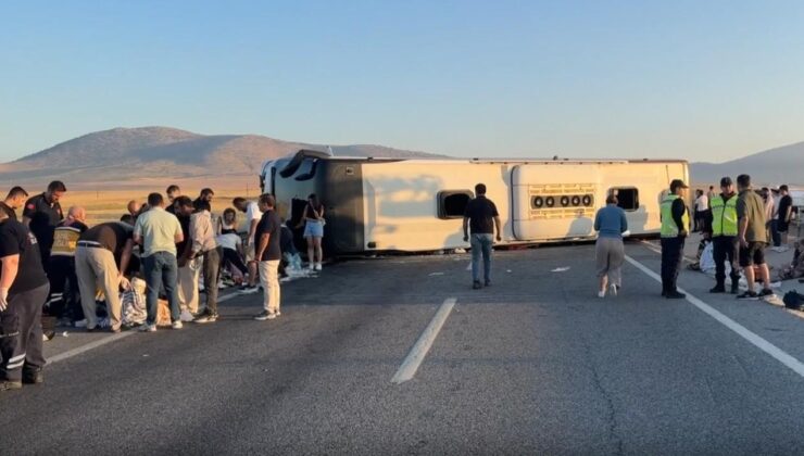 Kütahya’da yolcu otobüsü devrildi: 31 yaralı