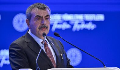 Bakan Tekin: Çocuklarımızı, bu ülkenin birliğine sahip çıkacak şekilde yetiştirmekle mükellefiz