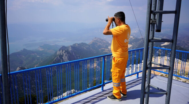 Akçal Kulesi’nden 3 ilin ormanlarına 7/24 gözetim