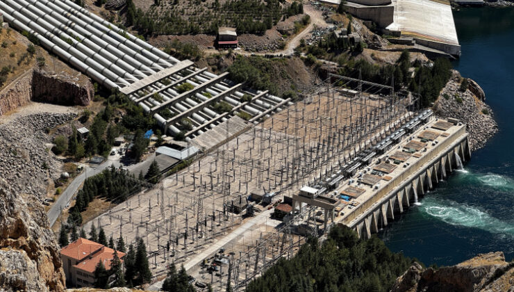 Keban HES 52 yılda yaklaşık 294 milyar kilovatsaat enerji üretti