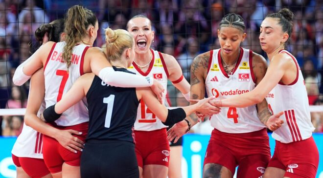 A Mili Voleybol Takımı final için Sırbistan karşısında