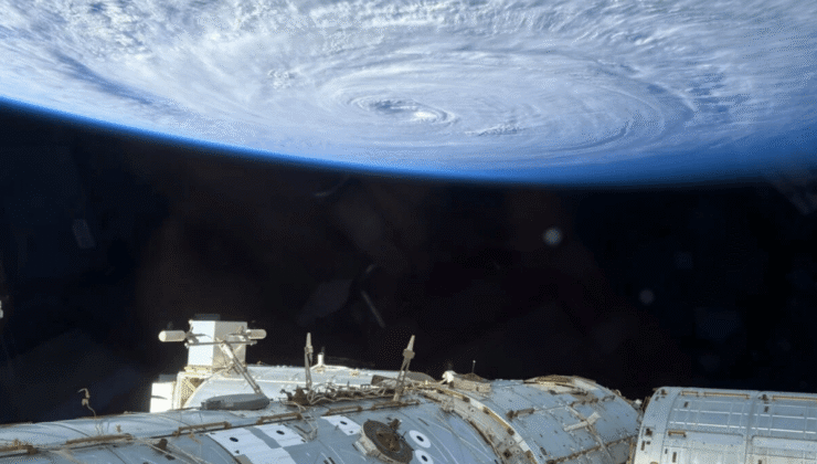 Astronot, Dönen Tayfun Yunusunun Çılgın Fotoğrafını iPhone’unda UUİ’den Çekti