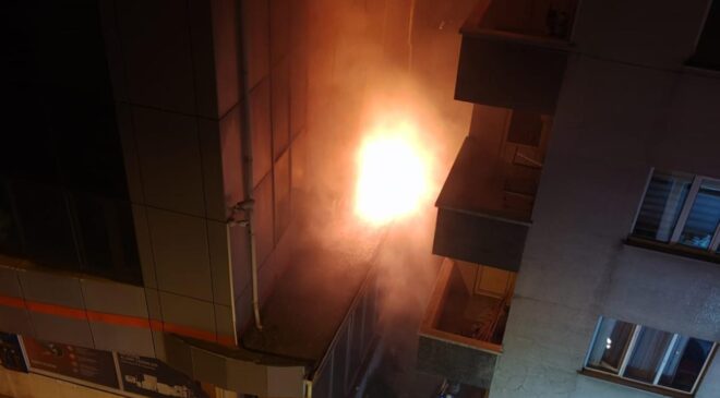 Beykoz’da 7 katlı iş merkezinde yangın çıktı