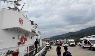Karadeniz’de su alan ticari gemideki 13 kişi tahliye edildi