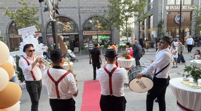 İzmir markası Diyarbakır’da yeni şubesini açtı