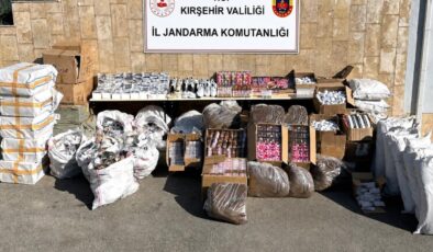 Kırşehir’de kaçakçılık operasyonu: 5 bin 23 ürün ile 500 kilogram çay ve tütün ele geçirildi