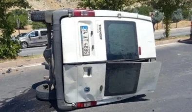 Diyarbakır’da araçların çarpışması sonu 2 kişi yaralandı