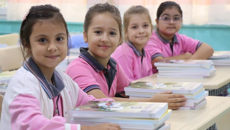 İstanbul'da yaklaşık 2,7 milyon öğrenci yeni eğitim dönemine başlıyor