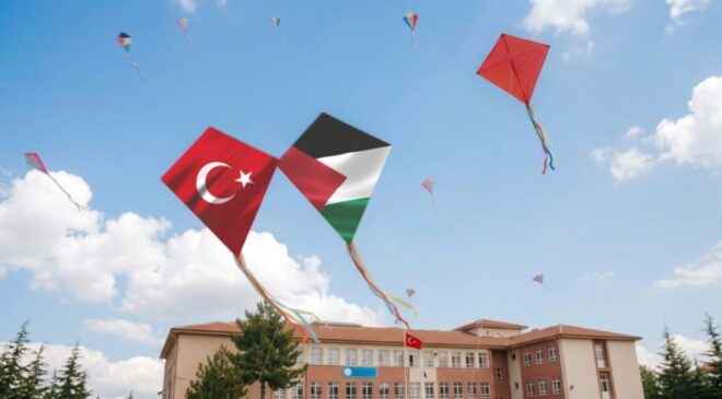 Uçurtmalar Gazzeli çocuklar için gökyüzüne bırakılacak