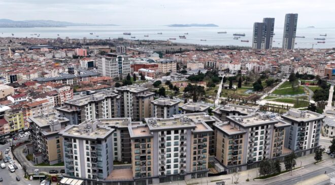 Zeytinburnu’nda kentsel dönüşüm seferberliği: 67 bina “Yarısı Bizden” ile dönüşüyor
