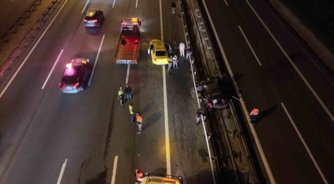 Kağıthane’de otomobil ile taksi çarpıştı: 1 ölü, 2 yaralı