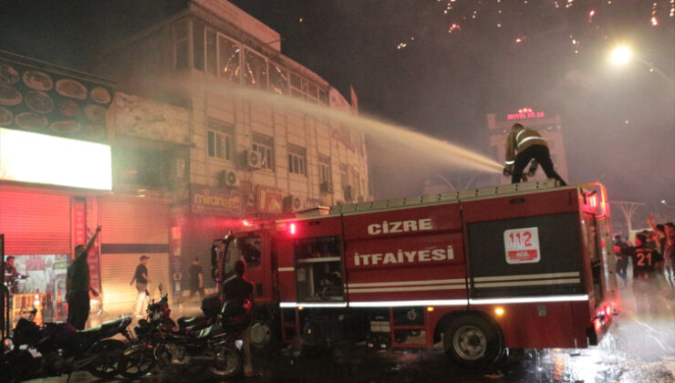 Şırnak’ta atılan havai fişekler nedeniyle yangın çıktı