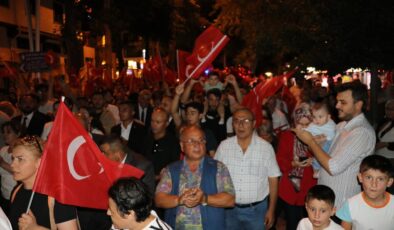 Amasya’da Zafer Bayramı Fener Alayı Yürüyüşü Düzenlendi
