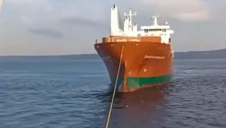 Çanakkale Boğazı’nda makinesi arızalanan gemi kurtarıldı