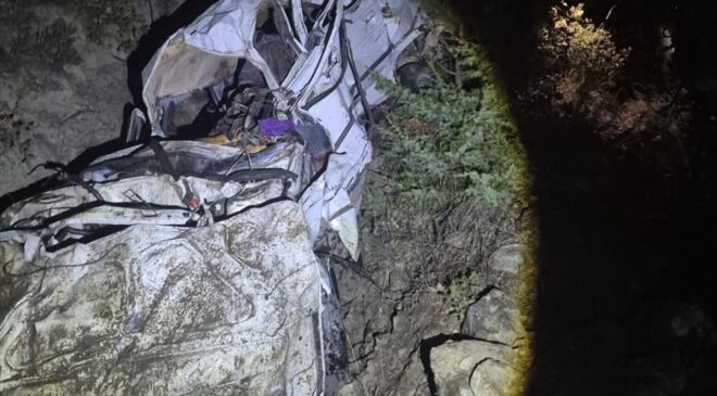 Çankırı'da otomobil uçuruma yuvarlandı: 4 ölü, 1 yaralı