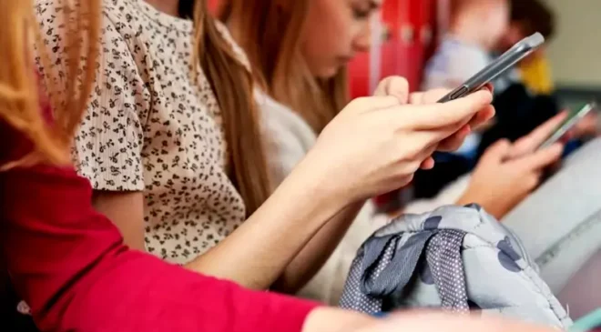 Çocuklara sosyal medya kısıtlaması başlıyor: Nelere dikkat edilmeli?