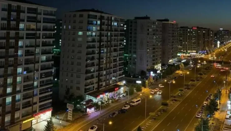 Diyarbakır'da gece saatlerinde uzun süren elektrik kesintisi