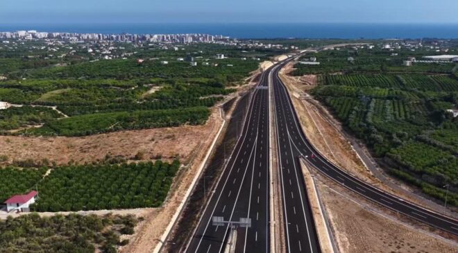 Çeşmeli-Taşucu Otoyolu’nun Kızkalesi kesimi trafiğe açılıyor