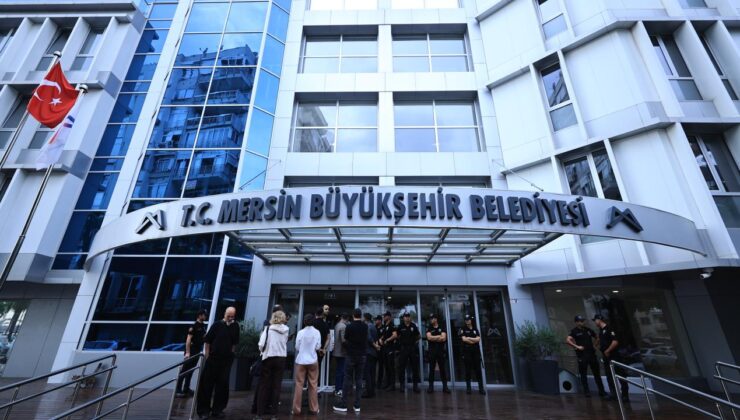 Mersin’de 3 belediyeye yolsuzluk operasyonu: 59 şüpheli adliyeye sevk edildi